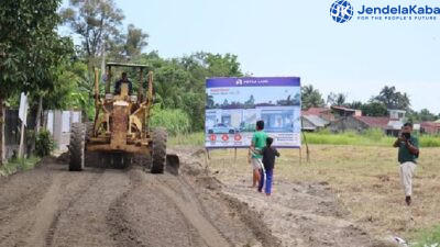 Jalan Rusak Tak Kunjung Diaspal, Seorang Crazy Rich Padang Pariaman Aspal Jalan Sendiri Alokasikan Dana Rp. 165 Juta