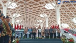 Resmikan Kereta Cepat Jakarta-Bandung, Jokowi Himbau Semua Pihak Mau Belajar Hal Baru.