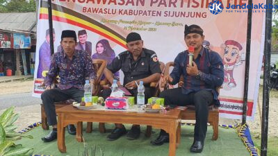 Penggagas Lahirnya Kampung Pengawas Menjadi Narasumber Dalam Sosialisasi Pengawasan Bawaslu Kabupaten Sijunjung