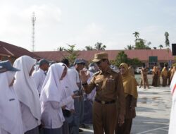 Bupati Safaruddin Pimpin Upacara Dan Hadirkan Dukcapil Goes To School di SMA 2 Harau