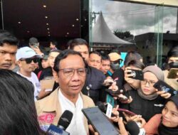 Mahfud MD Dikabarkan Akan Mundur dari Menkopolhukam Siang Ini, Sebut Cawapres Berpotensi Menyalahgunakan Fasilitas Negara