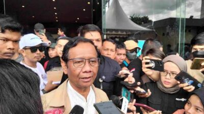 Mahfud MD Dikabarkan Akan Mundur dari Menkopolhukam Siang Ini, Sebut Cawapres Berpotensi Menyalahgunakan Fasilitas Negara