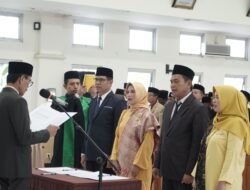 115 KEPALA UPTD DILANTIK, Bupati Safaruddin: Peranan Guru Sangat Besar