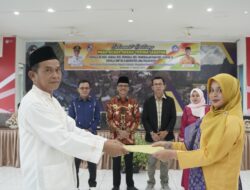 Saksikan Sertijab Kepala Sekolah SD dan SMP, Bupati Safaruddin Tantang Kepala Sekolah Sukseskan Program Unggulan Daerah