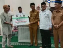 Bupati Safaruddin Serahkan Bantuan Beasiswa Untuk 2129 Pelajar SD, SMP dan Mahasiswa