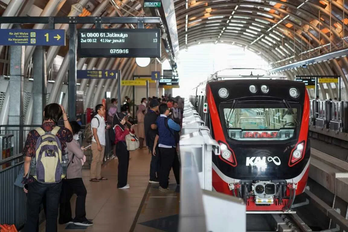 Pelanggan LRT Jabodebek Tumbuh 41,7%: Napas Baru Mobilitas Urban dan Ekonomi Jabodetabek
