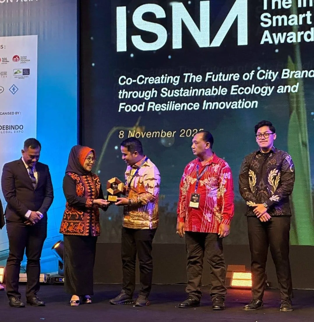 Kota Solok Raih Penghargaan “Best Food Resilience” dalam Indonesia Smart Nation Awards (ISNA) 2025