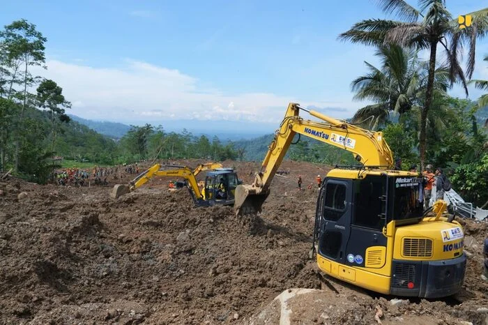 Kementerian PU Perbaiki Jalur Logistik dan Salurkan Bantuan untuk Pengungsi Banjarnegara