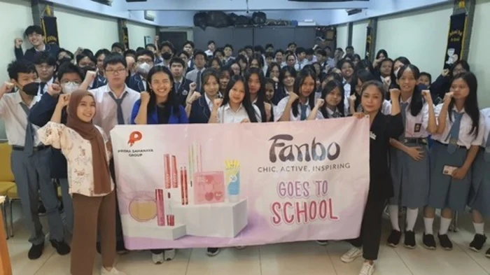 Public Speaking dan Beauty Class Fanbo x Priska Sahanaya di SMK Permata Bunda