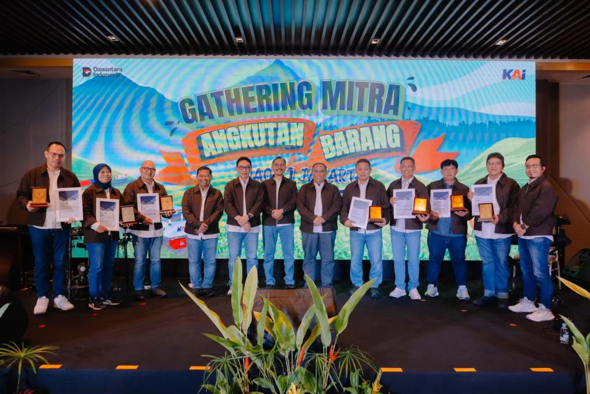 KAI Daop 1 Jakarta Berikan Penghargaan kepada Mitra Angkutan Barang sebagai Apresiasi atas Dukungan Layanan Logistik Nasional