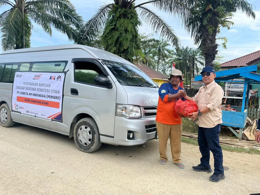 KAI Divre I Sumut Rangkul Penyintas Banjir Aceh Tamiang dan Langsa Melalui Penyaluran Bantuan 498 Paket Sembako