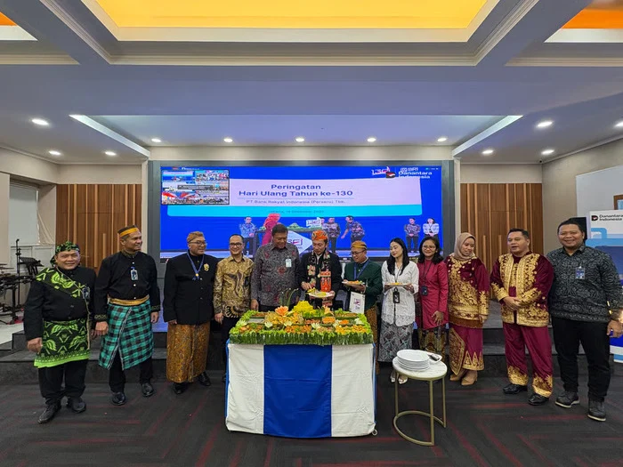 BRI Region 6/Jakarta 1 Rayakan HUT ke-130 dengan Tumpengan dan Penghargaan