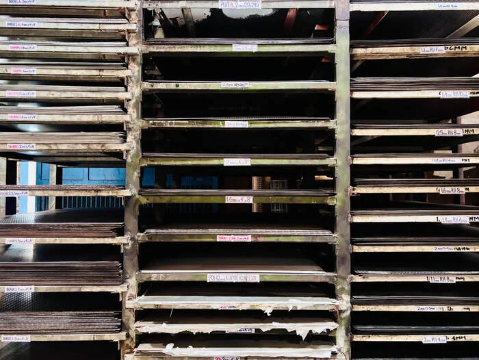 Panduan Memilih Besi Plat untuk Rumah dan Proyek: Jenis, Fungsi, dan Tips Pemilihan