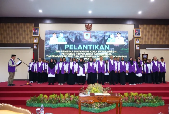 Zulmaeta Lantik Tim Pembina Posyandu dan Launching Posyandu Enam SPM di Payakumbuh