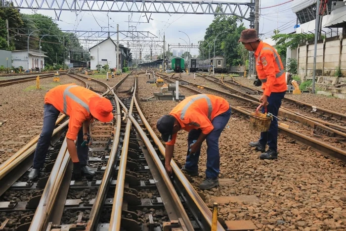 Merawat Jalur, Investasi Keselamatan: KAI Daop 1 Jakarta Ganti 33,9 Kilometer Rel dan 30 Wesel Sepanjang 2025