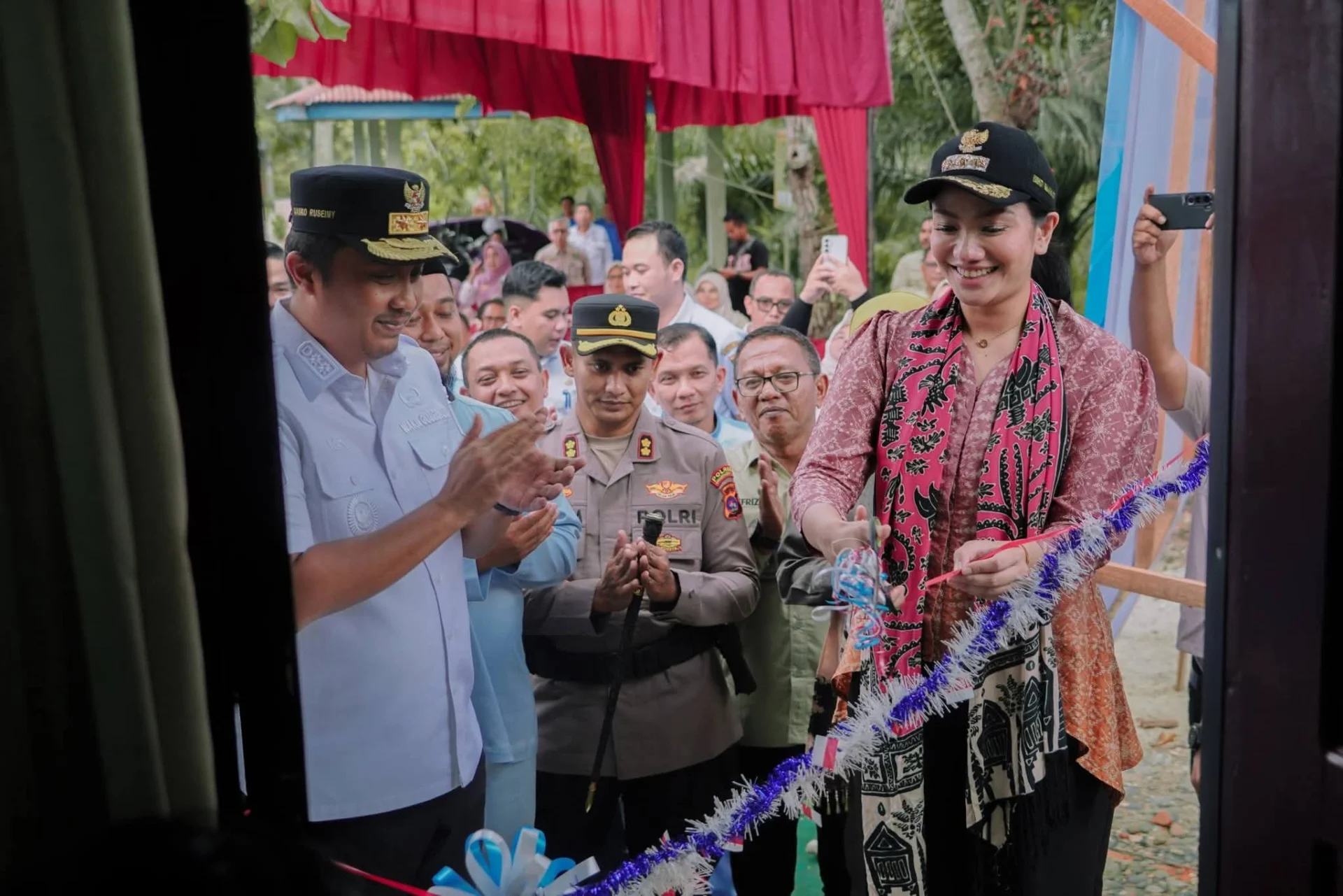 Kabar Baik Warga Perbatasan, Wagub Vasko dan Bupati Annisa Buka Samsat Sungai Rumbai