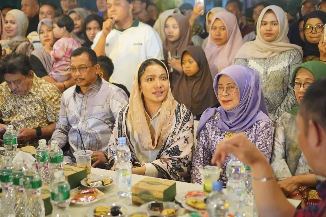 Bazaar UMKM Dharmasraya Membludak, Ribuan Warga Padati Kantor Bupati