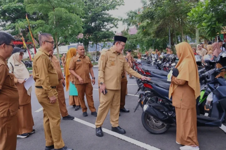 Zulmaeta Periksa Kendaraan Dinas Pemko Payakumbuh, Tegaskan Disiplin ASN dan Penguatan Pengawasan Aset