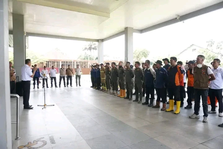 Pemko Payakumbuh Kerahkan 61 Personel Bantu Penanganan Banjir Bandang di Kabupaten Solok